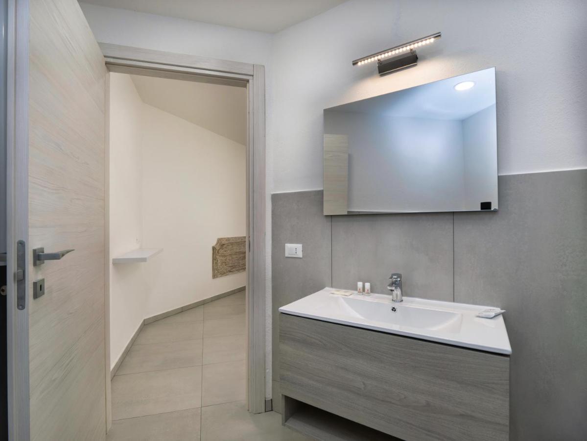 Aldo Moro Rooms Олбия Екстериор снимка