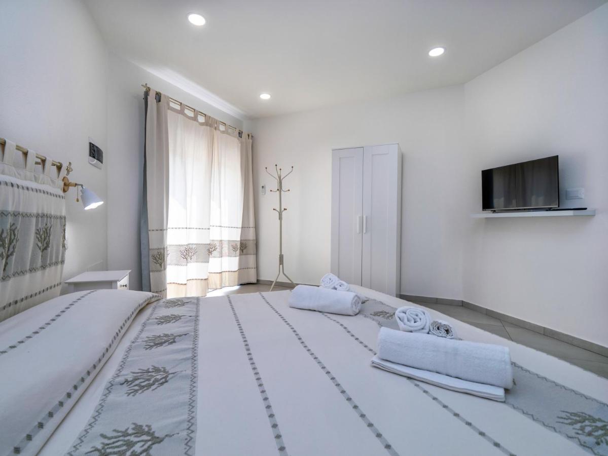 Aldo Moro Rooms Олбия Екстериор снимка