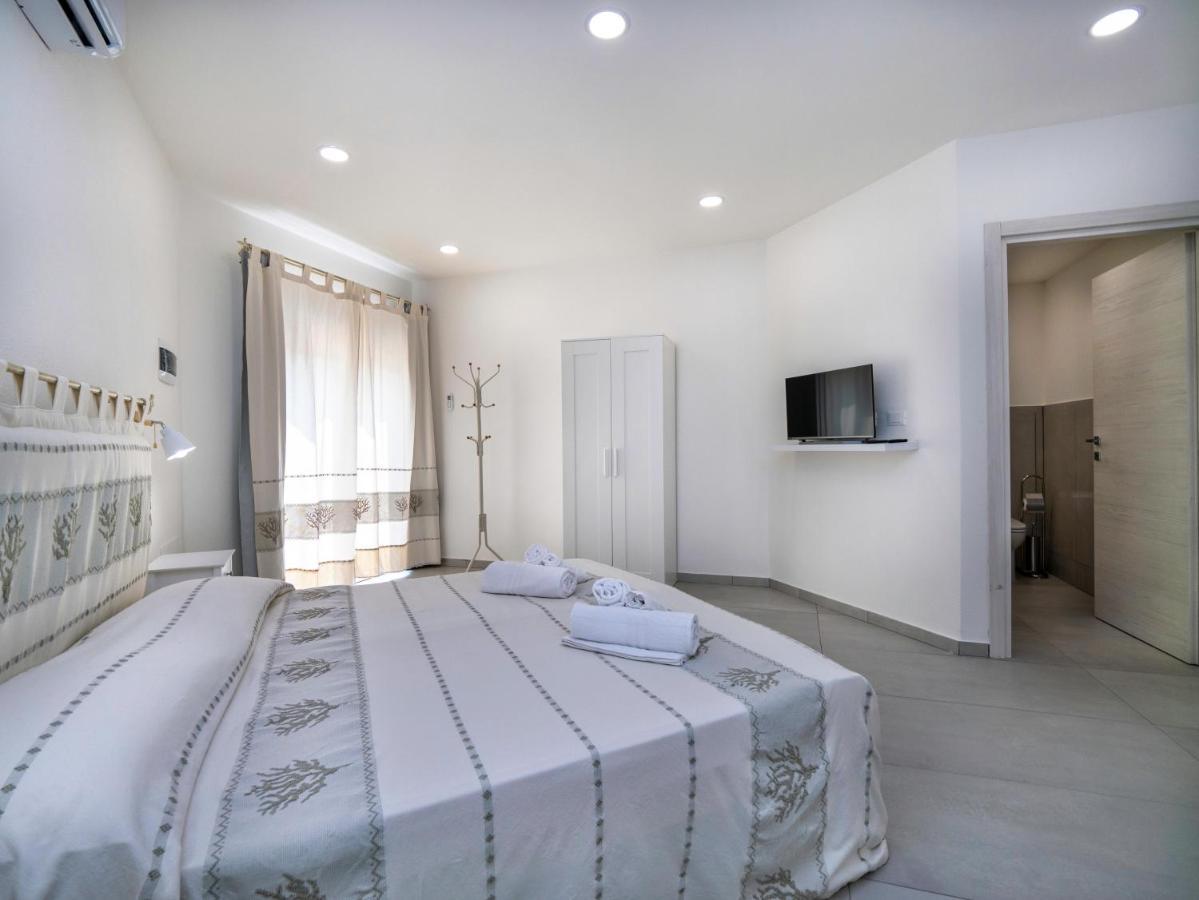 Aldo Moro Rooms Олбия Екстериор снимка